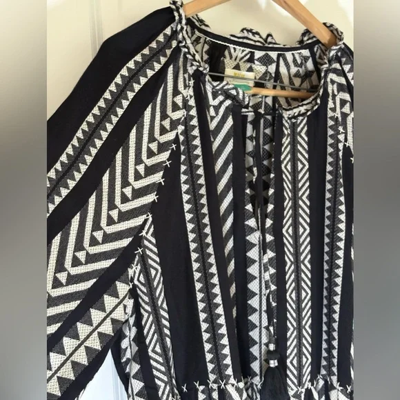 Maeve Monochrome Geometric Long Sleeve Dress - Picture 6 of 16